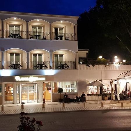 Platani Hotel Bolsena Esterno foto