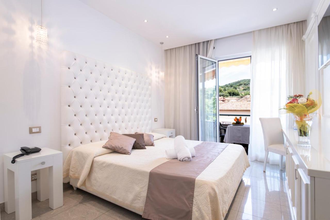 Platani Hotel Bolsena Esterno foto
