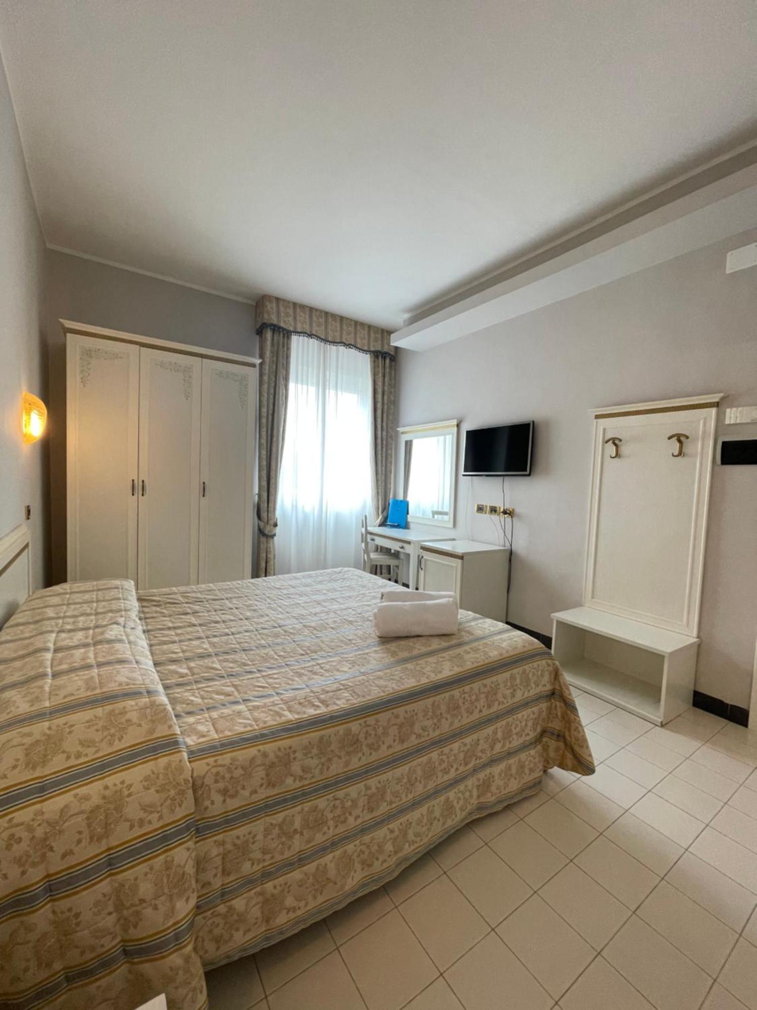 Platani Hotel Bolsena Esterno foto