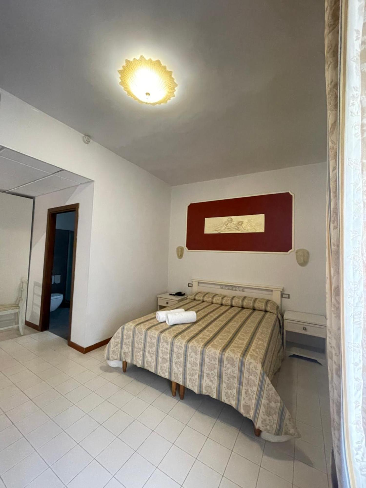 Platani Hotel Bolsena Esterno foto