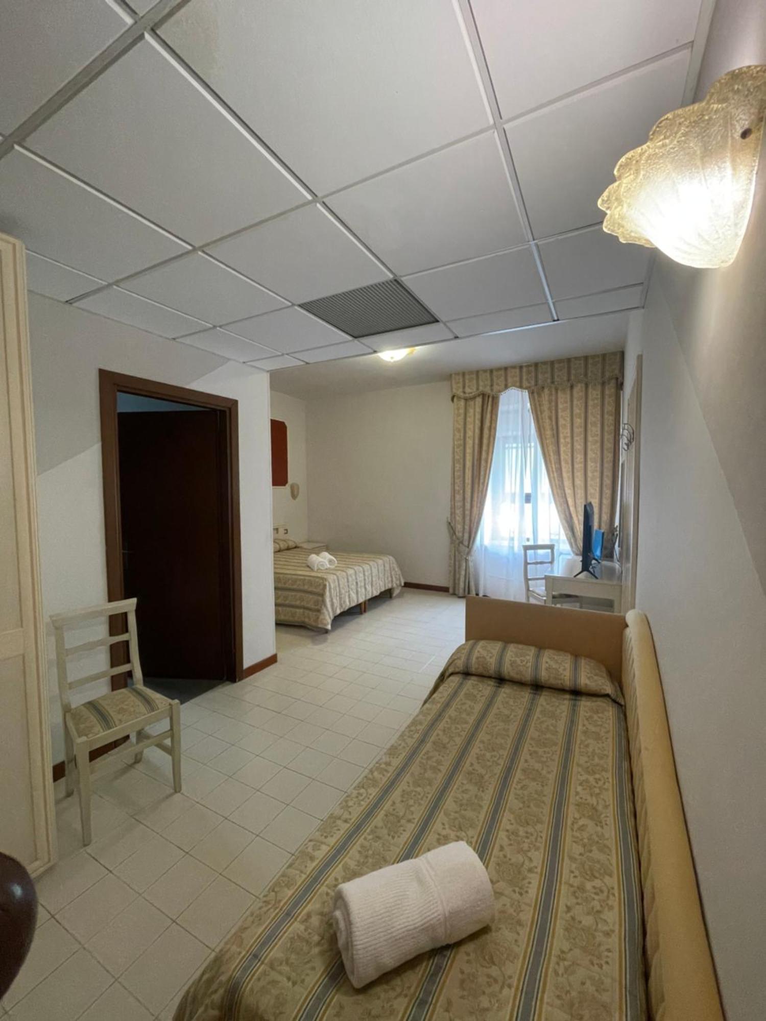 Platani Hotel Bolsena Esterno foto