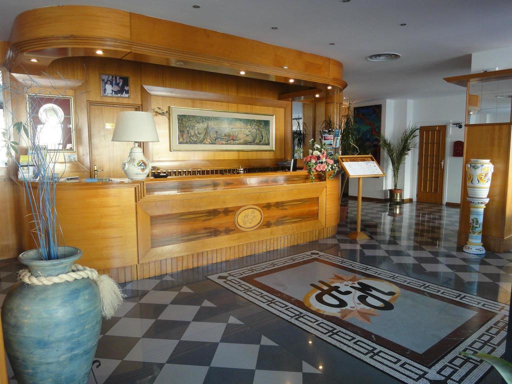 Platani Hotel Bolsena Esterno foto