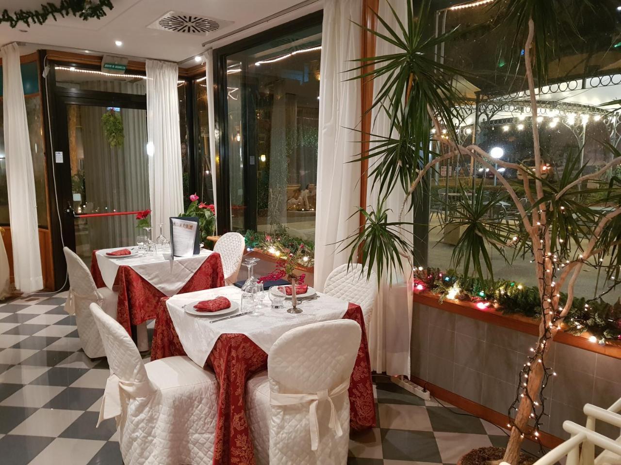 Platani Hotel Bolsena Esterno foto